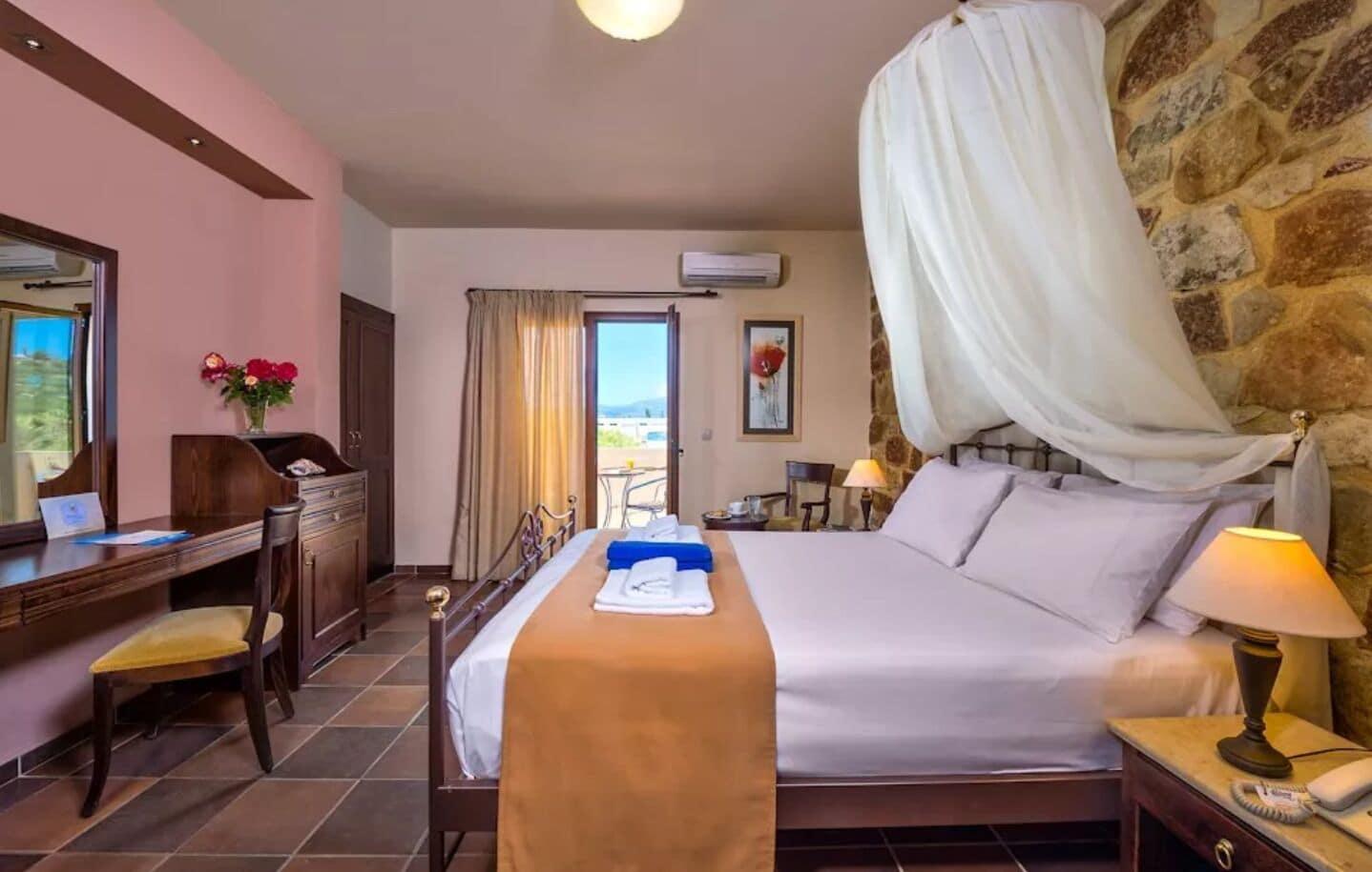 Mistral Hotel - Singles Only Maleme Екстериор снимка