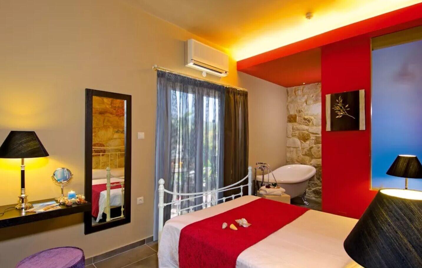 Mistral Hotel - Singles Only Maleme Екстериор снимка