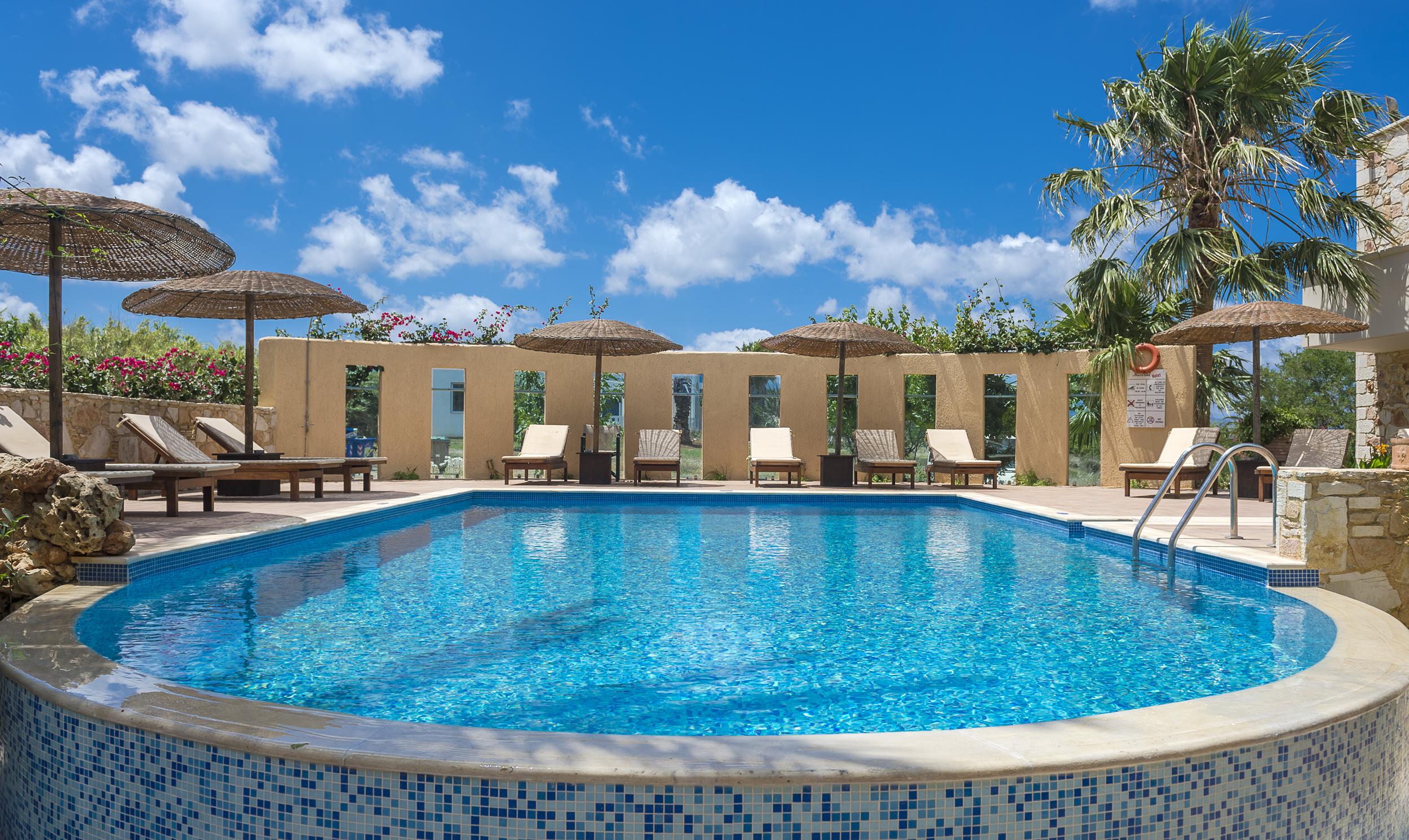 Mistral Hotel - Singles Only Maleme Екстериор снимка