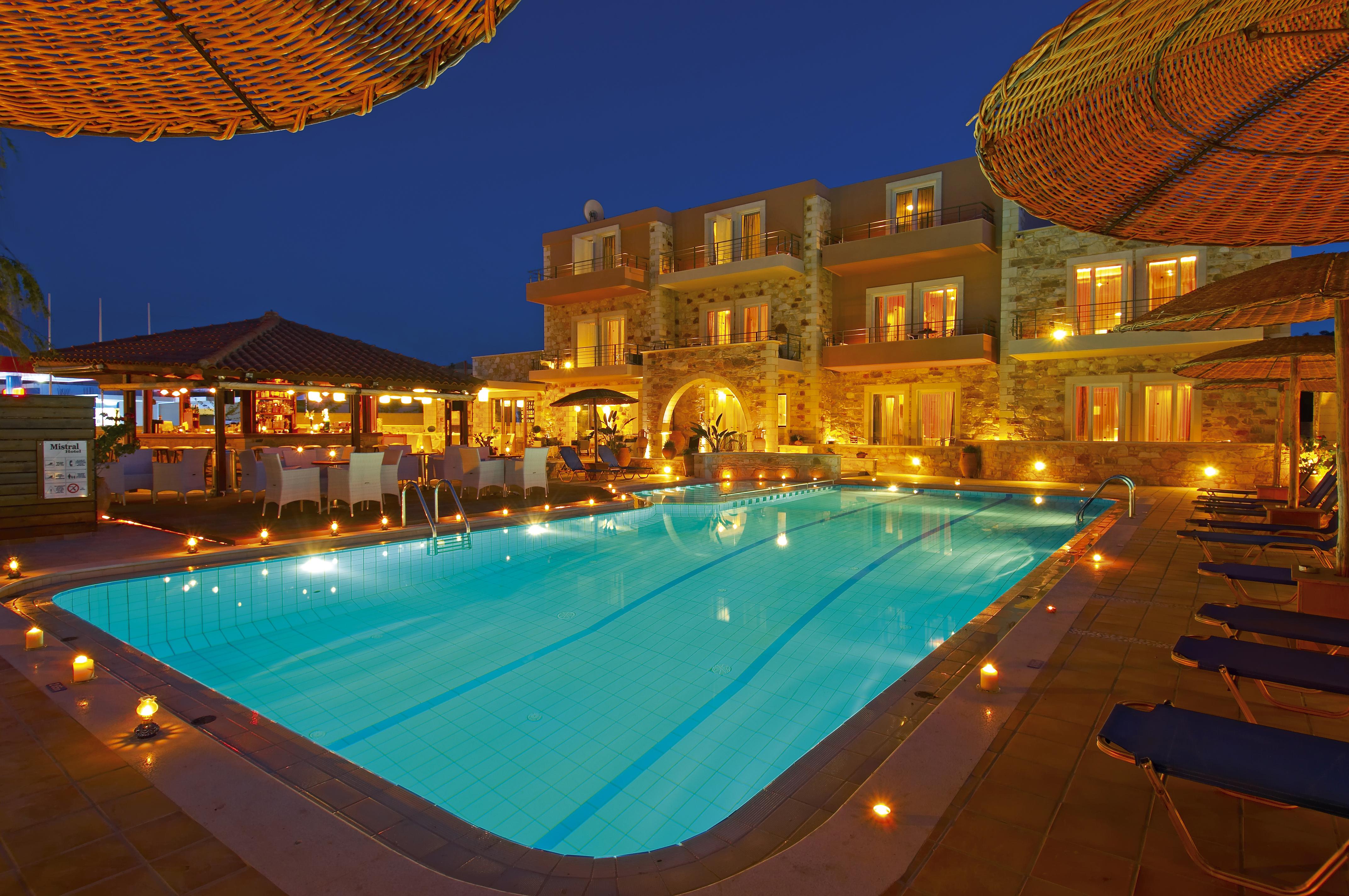 Mistral Hotel - Singles Only Maleme Екстериор снимка