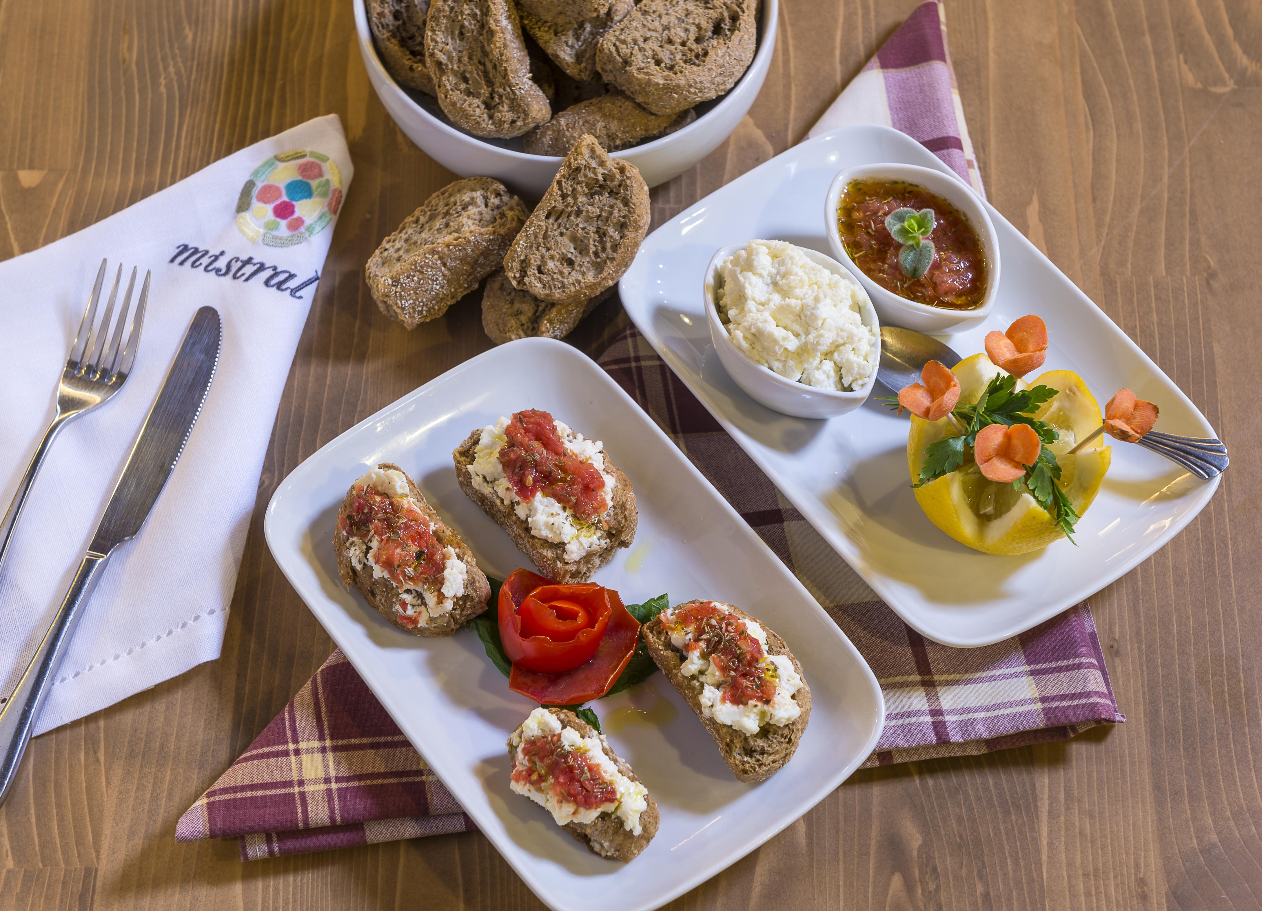 Mistral Hotel - Singles Only Maleme Екстериор снимка